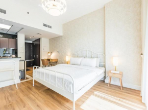 Luxurious Studio - Golf View - Sports City - Dubai